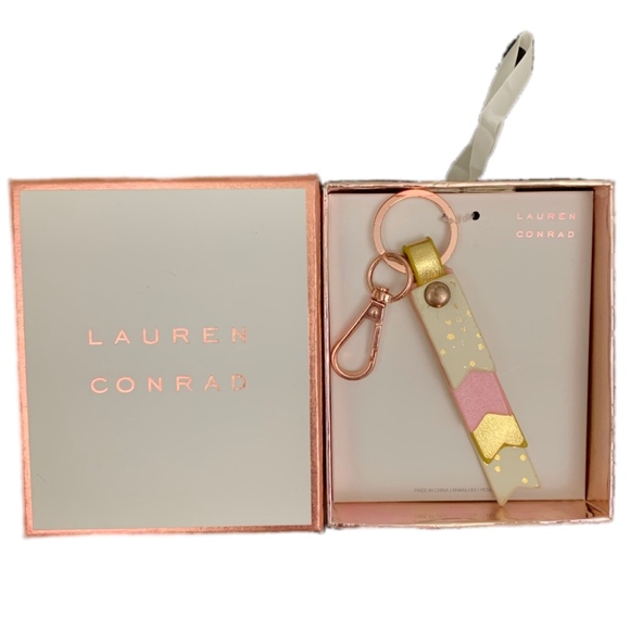 LC LAUREN CONRAD Keychain Fob Gold Tiered Faux Leather Ribbon Boxed - Picture 4 of 5